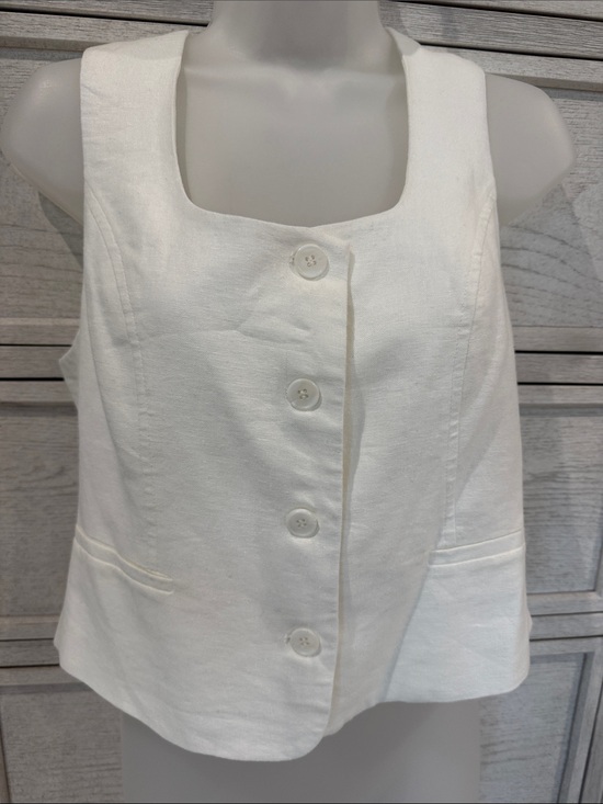 Rachel Zoe Tops - Rachel Zoe White Button-Front Linen Blend vest